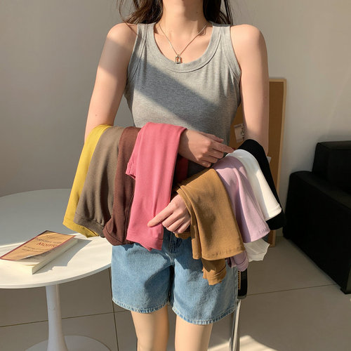 Lightweight, wide-shoulder strap, no-sleeve, summer-style women's outerwear, backless ribbed tank top, slimming top for layering under blouses