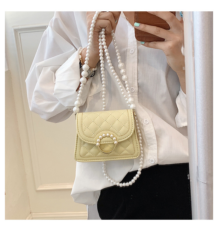 Wholesale Pearl Chain Square Messenger Bag Nihaojewelry display picture 4