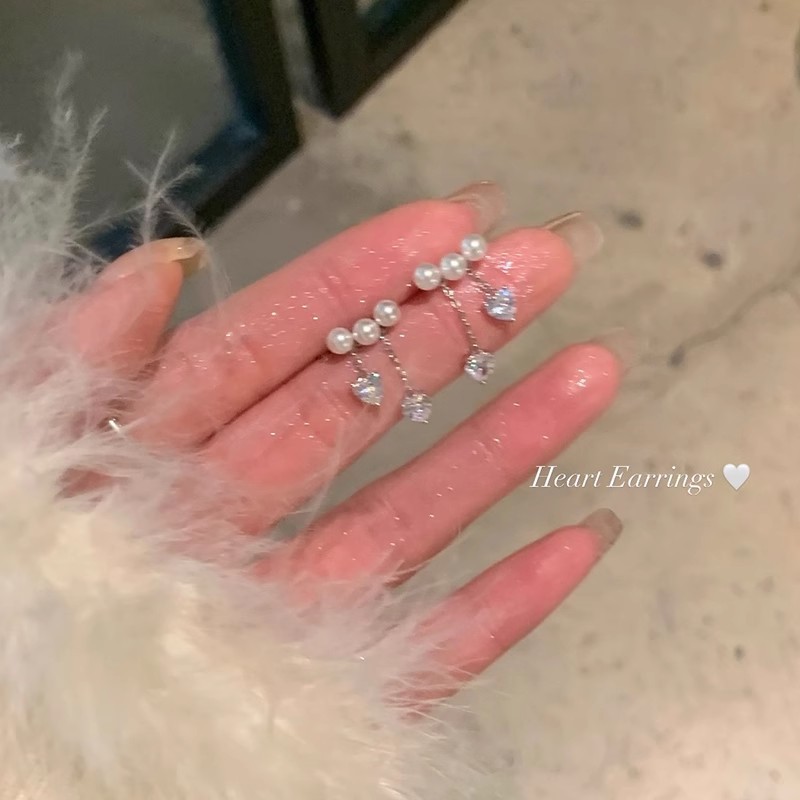 Pendientes de aro lisos para mujer, lujo ligero, pendientes de alta gama, pendientes populares, aretes de diseño exclusivo, aretes de otoño e invierno al por mayor