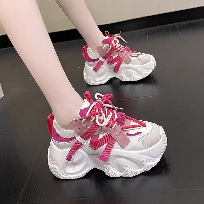 Zapatos de papá para mujeres 2025 primavera y verano nuevo aumento de altura coreano zapatos casuales de suela gruesa in-mode zapatos deportivos transpirables versátiles