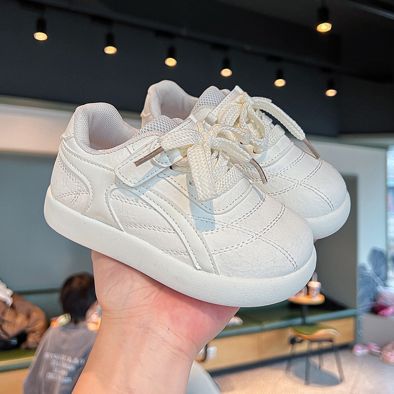 Zapatos infantiles Gump 2026 primavera y otoño nuevos zapatos de entrenamiento alemán retro de suela gruesa zapatos casuales de suela suave zapatos de tablero blanco para estudiantes