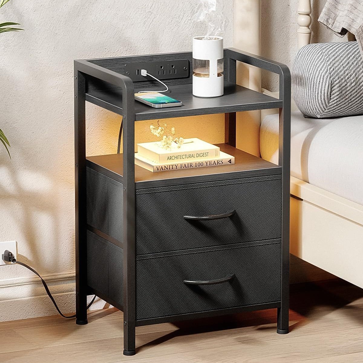 New American-Style Bedside Table with Iron and Wood Combination, Drawer-Type Bedside Cabinet for Home Bedroom Storage