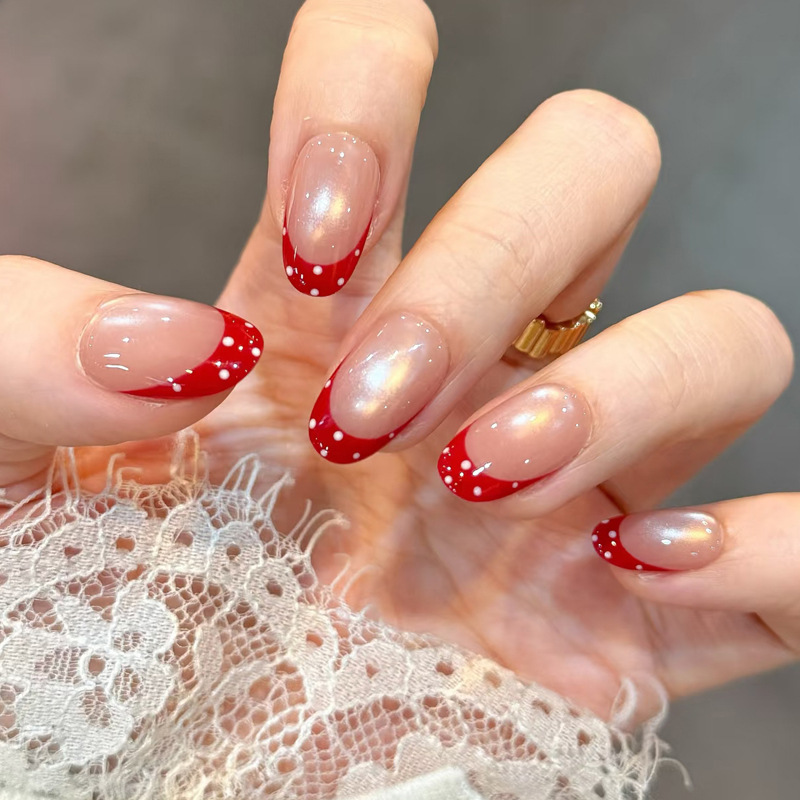 Uñas postizas francesas con diseño floral dorado, estilo ojo de gato, cortas y desmontables, producto de alta gama para arte de uñas 2026.