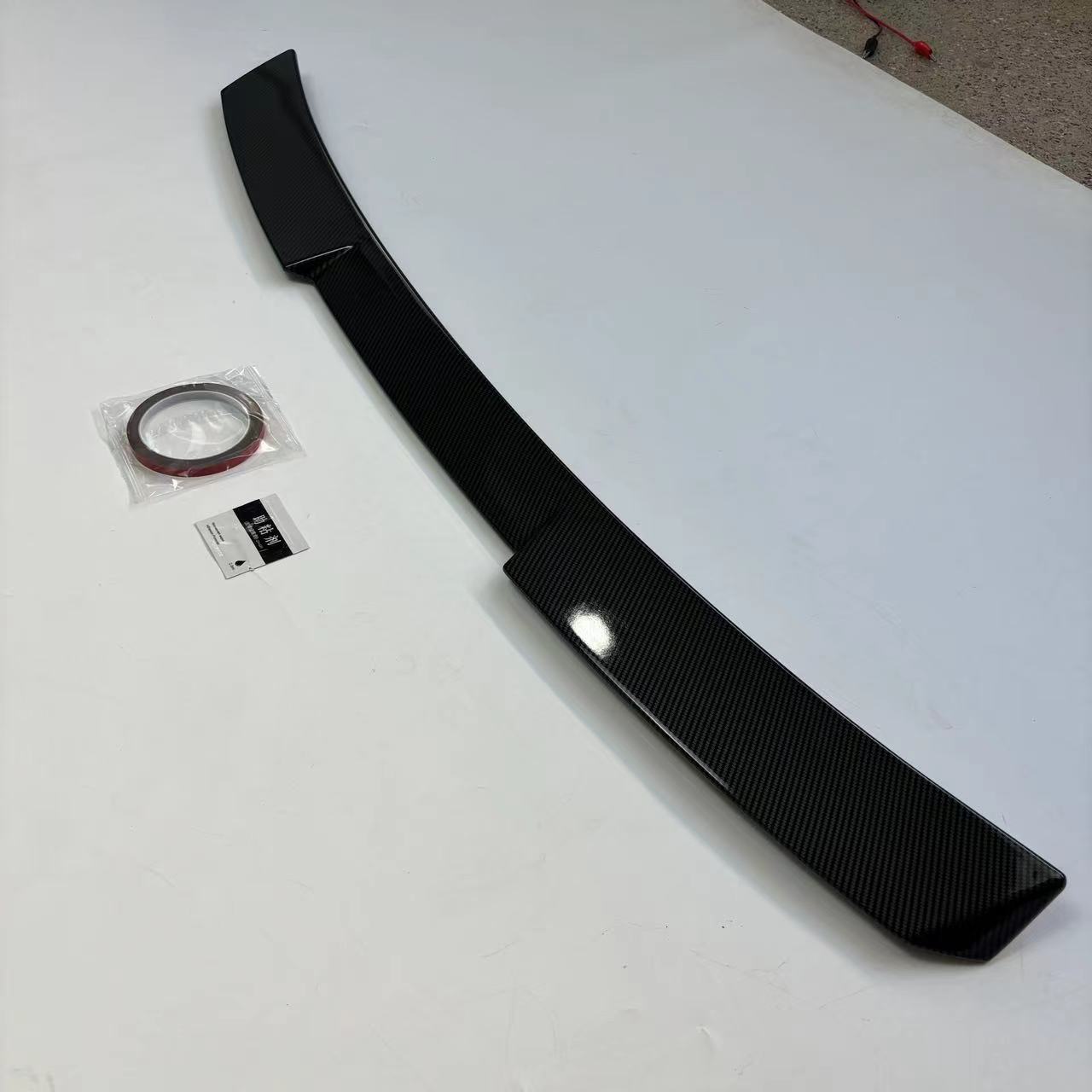 Suitable for Bmw 3 Series G20G28 Blade Top Wing Fixed Wing Spoiler Bright Black Carbon Fiber Pattern Color