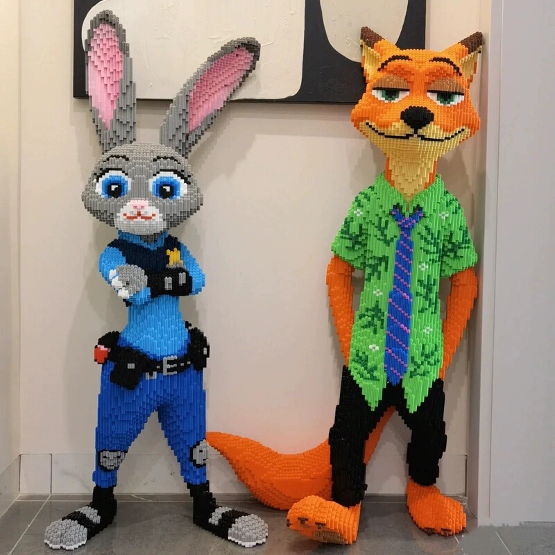 Nick Fox Judy Rabbit Compatible with Lego Oversized Tandem Particle Ornaments Boys and Girls Assembled puzzle Nick Fox Judy Rabbit Compatible with Lego Oversized Tandem Particle Ornaments Boys and Girls Assembled puzzle