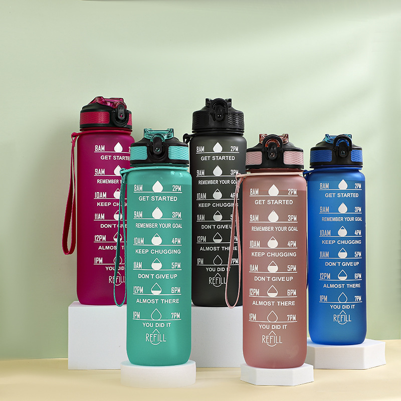 Gran capacidad gradiente de color espacio taza deportes al aire libre botella de agua SK TRITAN rebote cubierta paja taza de agua al por mayor