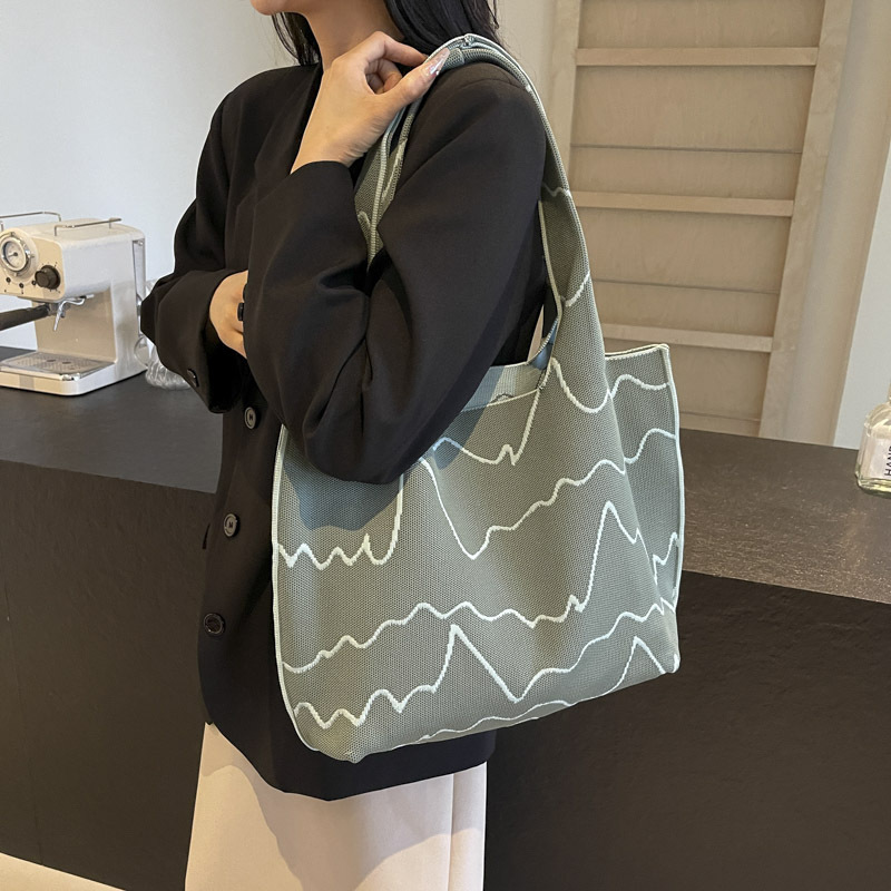 Handbag woven women's shopping bag, versatile for commuting, black and white fashionable, large-capacity single-shoulder bag, striped casual new undefined