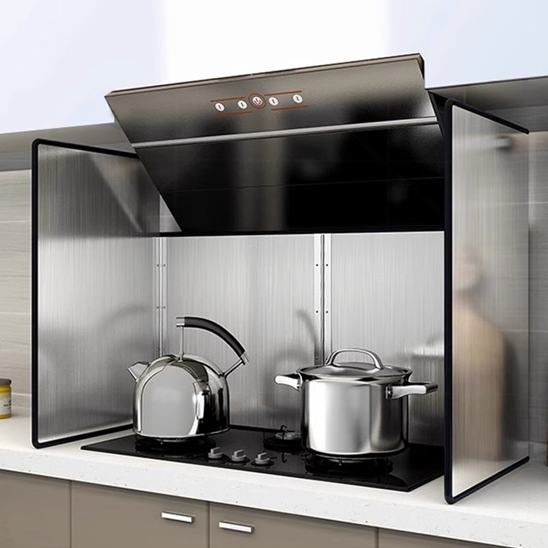 Kitchen Stainless Steel Oil Baffle for Cooking, Anti-Splash Gas Stove, High Temperature Resistant Oil Barrier, Oil-Proof and Heat-Insulating Range Hood Baffle