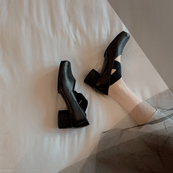 Sheepskin version ~ square head ballet shoes women wear cross uma pig nose shallow mouth retro flat thick documentary shoes