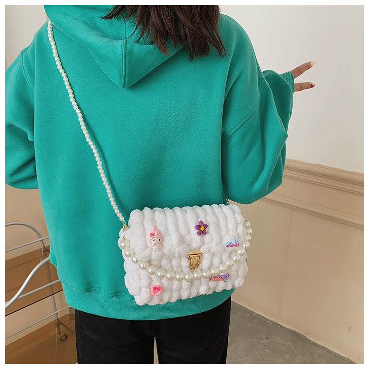 Plush 2022 Wool Hand-woven Bag Hand-made Woven Bag Wholesale display picture 3