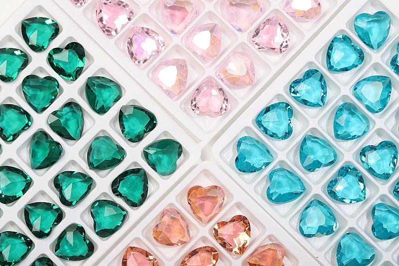 3g Weight Nail Decoration Accessories Nail Supplies Glass Material Heart Shape Pattern Heart Shape Glass Nail Decoration Accessories 无