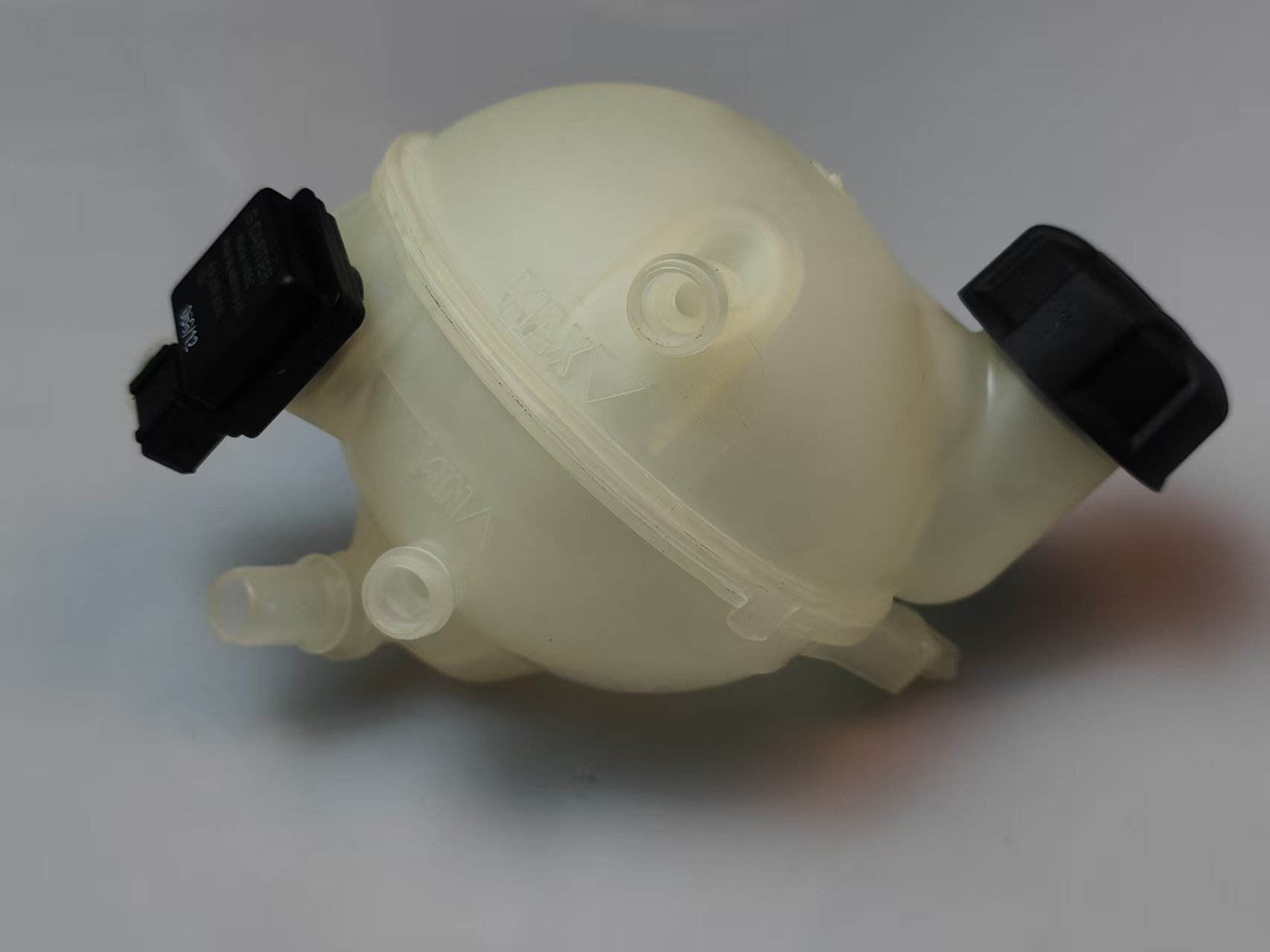 Suitable for Peugeot Citroen Ds5 Auxiliary Water Bottle with Sensor Oe:9672832380 1323Fj