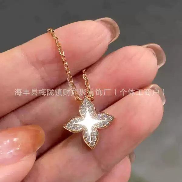 Necklace, four-leaf clover, diamond encrusted