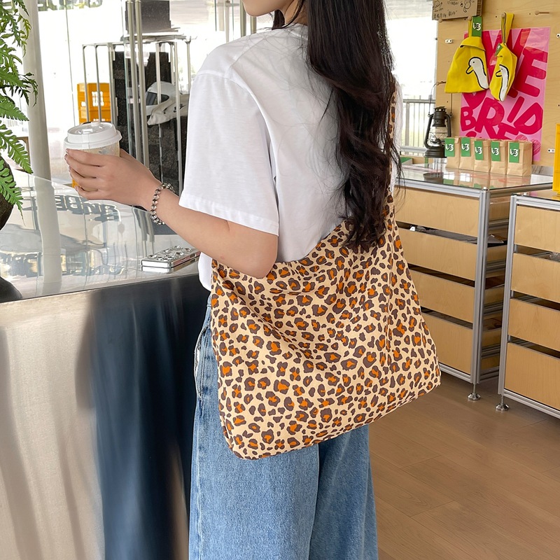 Women's Classic Style Streetwear Printing Flower Leopard Corduroy Shopping Bags display picture 6
