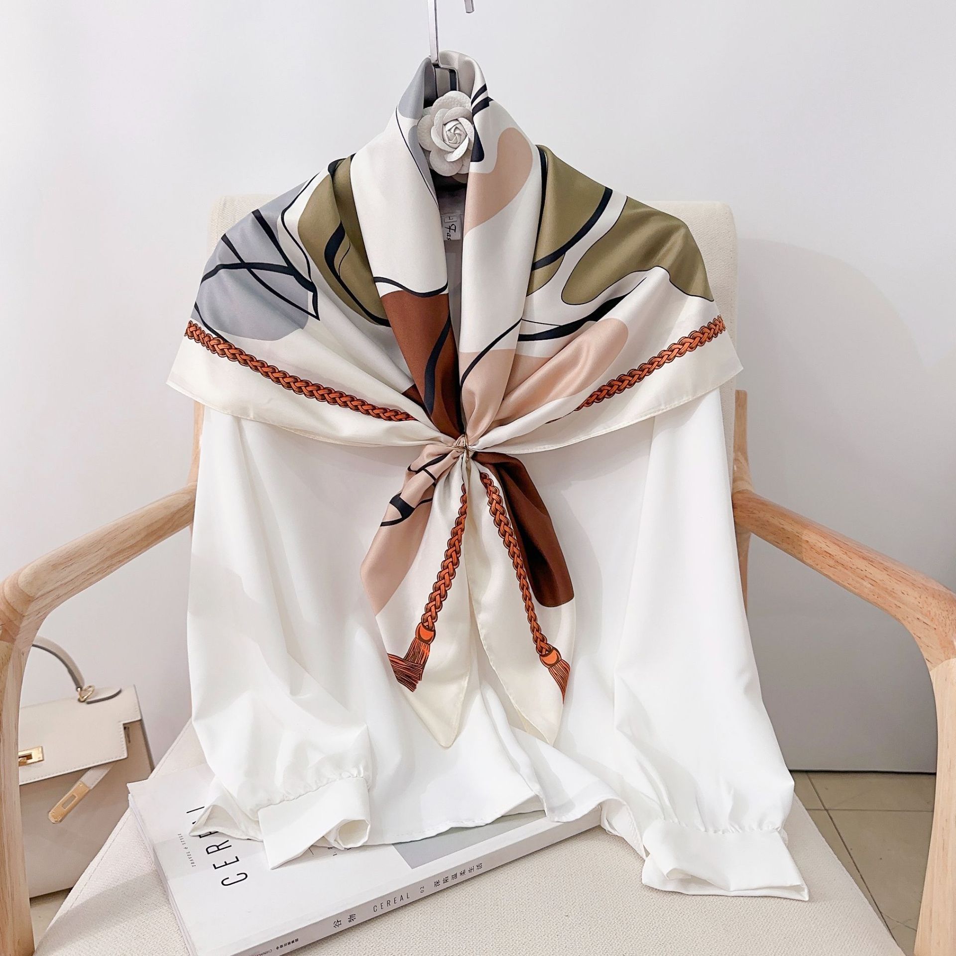 90 vacaciones de verano nuevas toallas cuadradas damas estilo extranjero playa de moda protector solar abrigo al por mayor