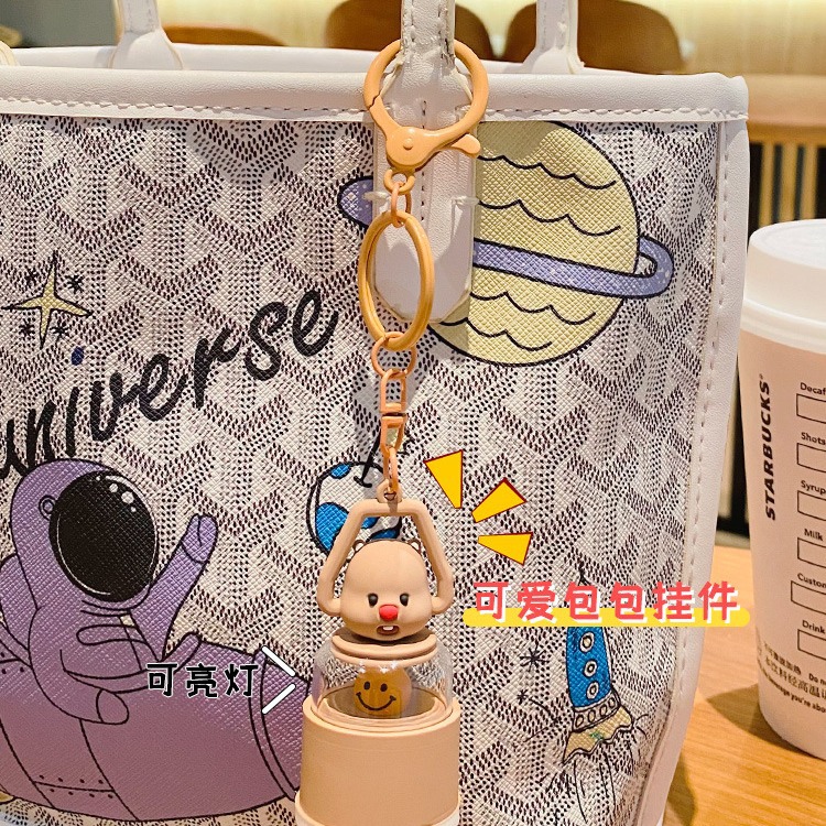 Llavero cadena mochila adornos Beaver noche luz llavero mujer exquisita curación colgante de alta calidad lindo coche de la joyería