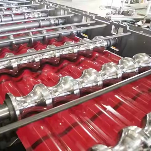 彩钢釉面砖屋面瓦制作机辊压成型机 钢板屋面板琉璃瓦压辊成型机