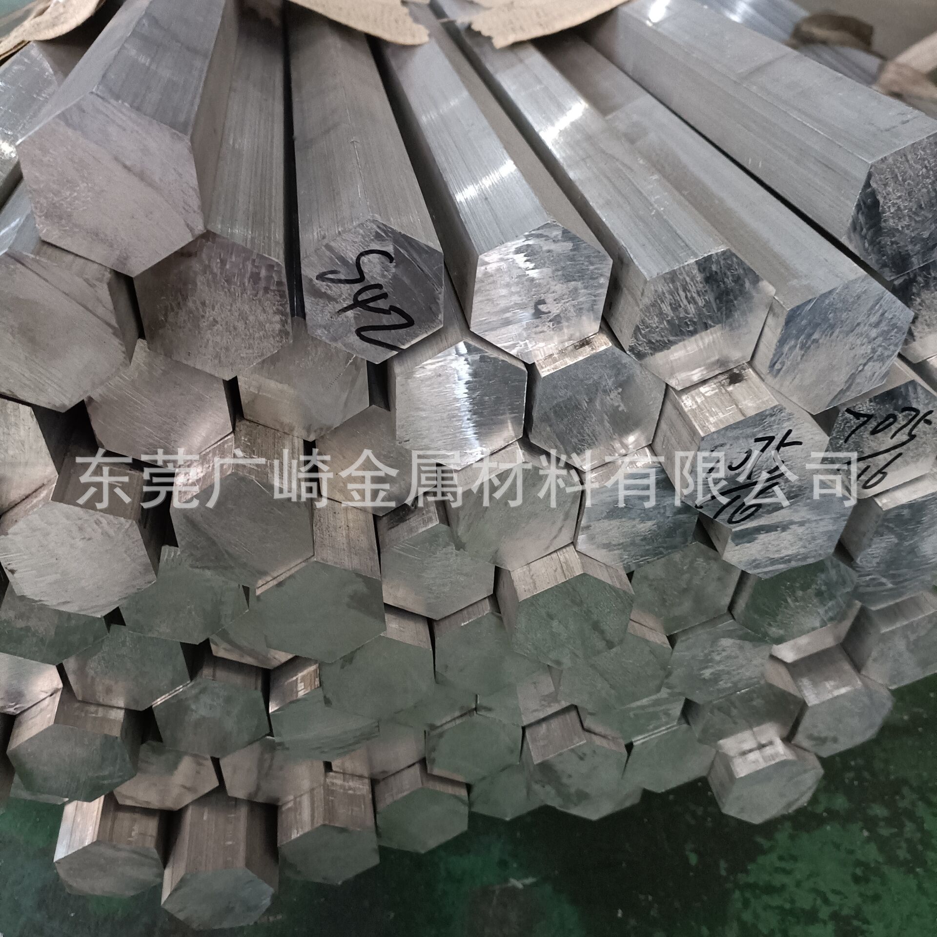 东莞7075六角铝棒-深圳2024六角铝棒冷拉拔-对边30mm34mm35mm38mm