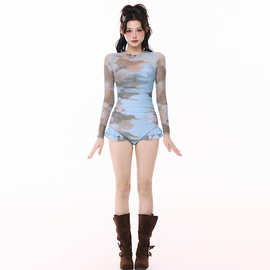 2026新款连体泳衣女长袖防晒网纱透视印花修身显瘦辣妹风游泳装