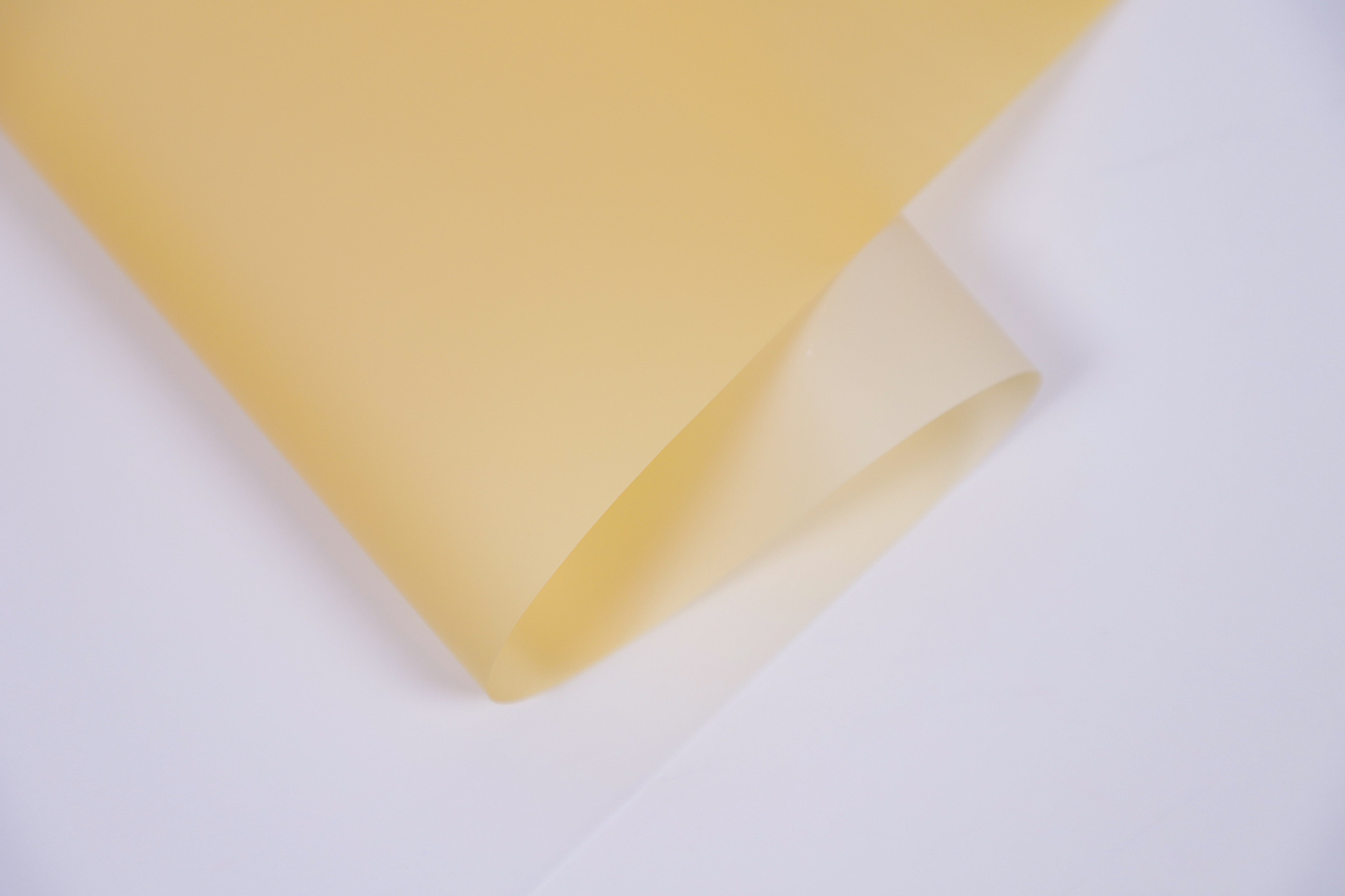 LiZhiRan Qixi nuevo caramelo color gradiente de plástico impermeable papel de embalaje de flores papel de embalaje de ramo