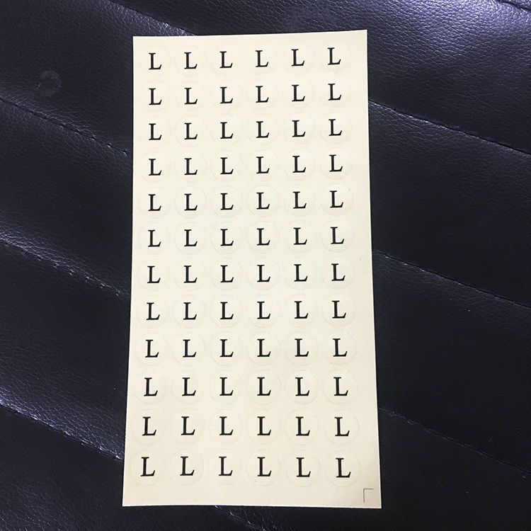 Tales de ropa transparentes etiquetas