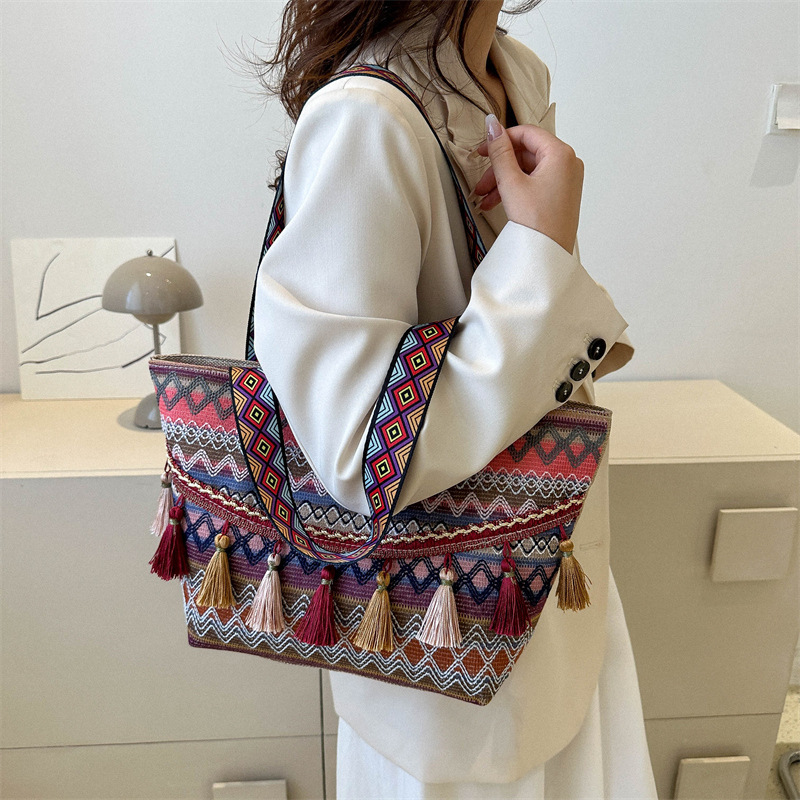 Bolso de mano de textura de moda transfronteriza, bolso de hombro, bolso de estilo nacional, bolso de mujer, nuevo bolso de mochila de gran capacidad, bolso especial