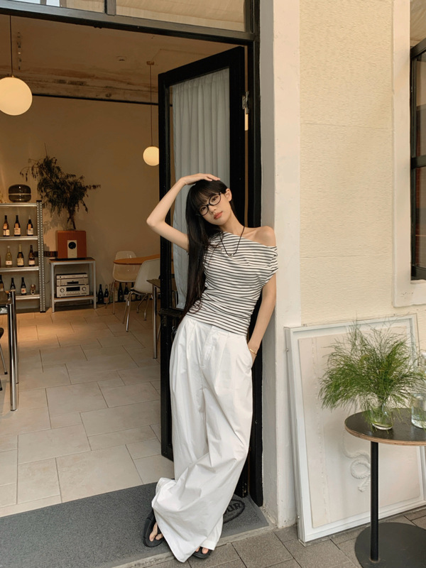 ストライプワンショルダー半袖Tシャツレディース2025夏新作韓国風スリムフィットオフショルダー外国貿易トップ|undefined