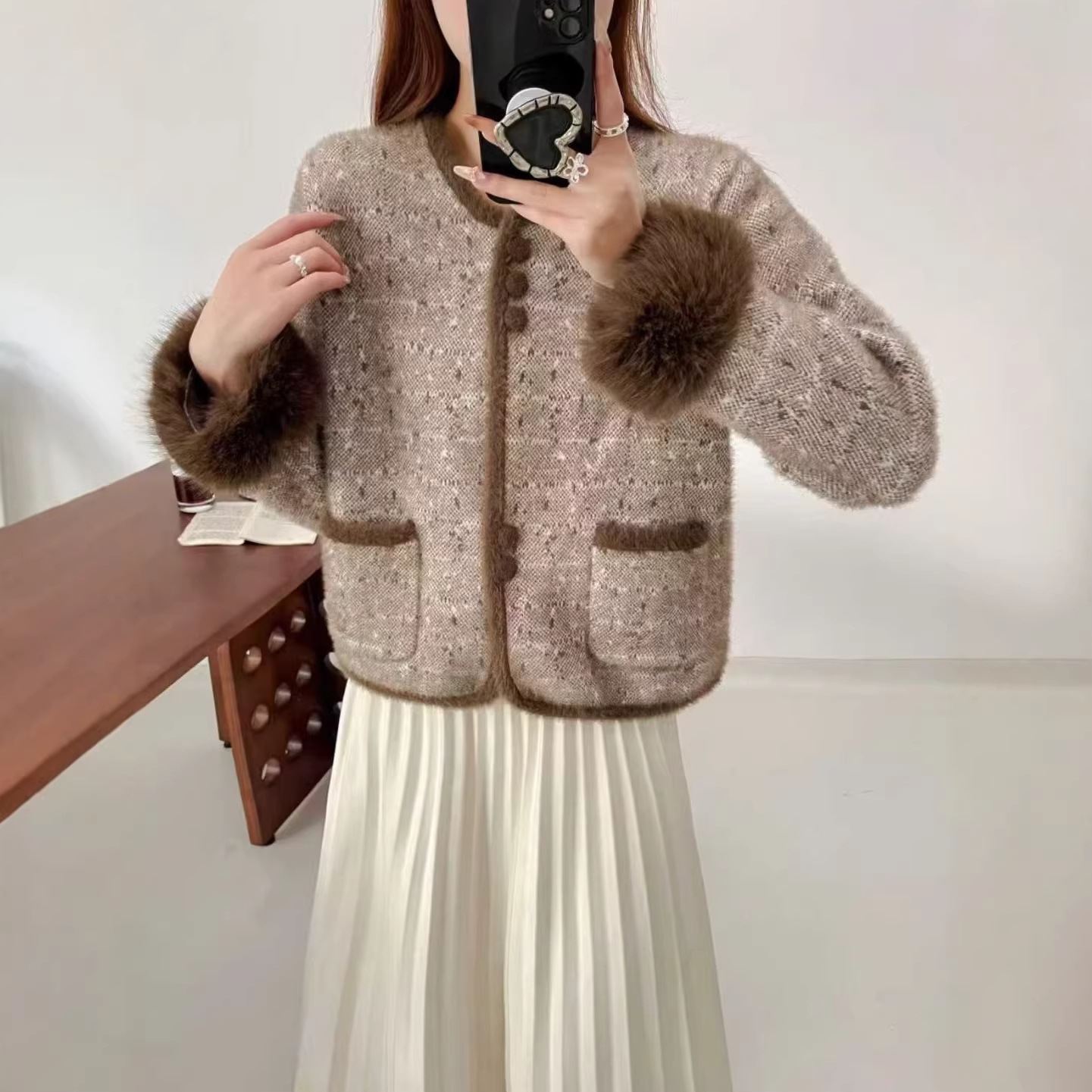 2025秋冬新款拼接毛毛仿水貂绒针织开衫女软糯宽松小香风毛衣外套