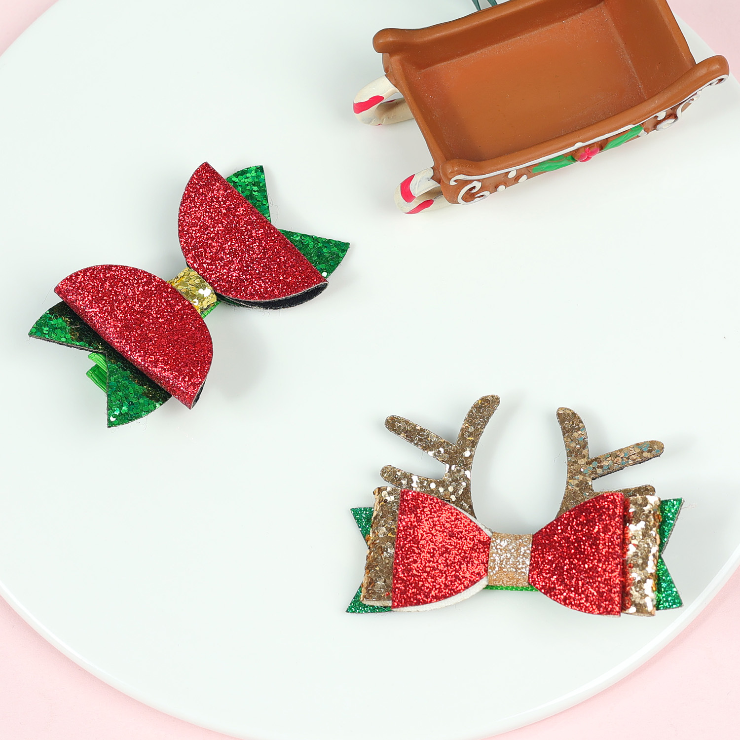 Cartoon Style Santa Claus Antlers Pu Leather Sequins Hair Clip display picture 1