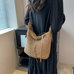 2026ɭϵ���K�μ�б����r�вݾ���Ů���ٴ����e�������ȼ�ɳ����