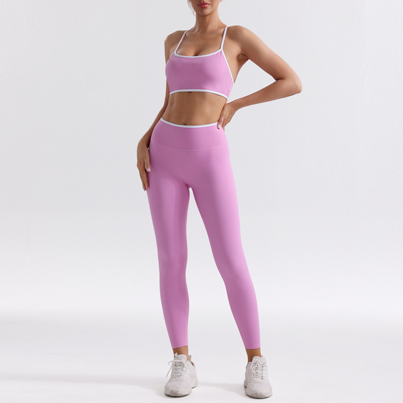 Traje de yoga 2025 color piel con espalda cepillada y tiras, sujetador deportivo ajustado para mujer, pantalones de yoga para correr y realzar la cadera