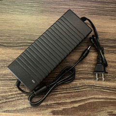 12v10a電源アダプタ車載cd機家庭用オーディオ220V回転12V電源変換器冷蔵庫led