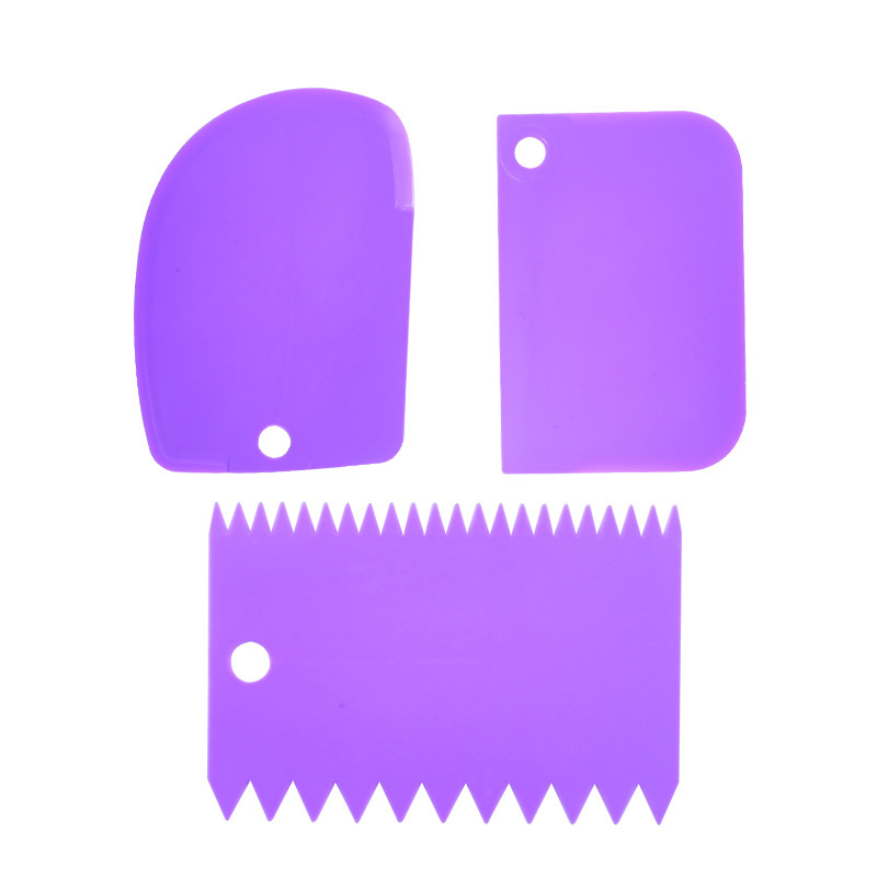 Nueva crema cortador de fideos raspador de plástico pastel herramientas de bricolaje utensilios para hornear raspador conjunto de tres piezas en stock suministro