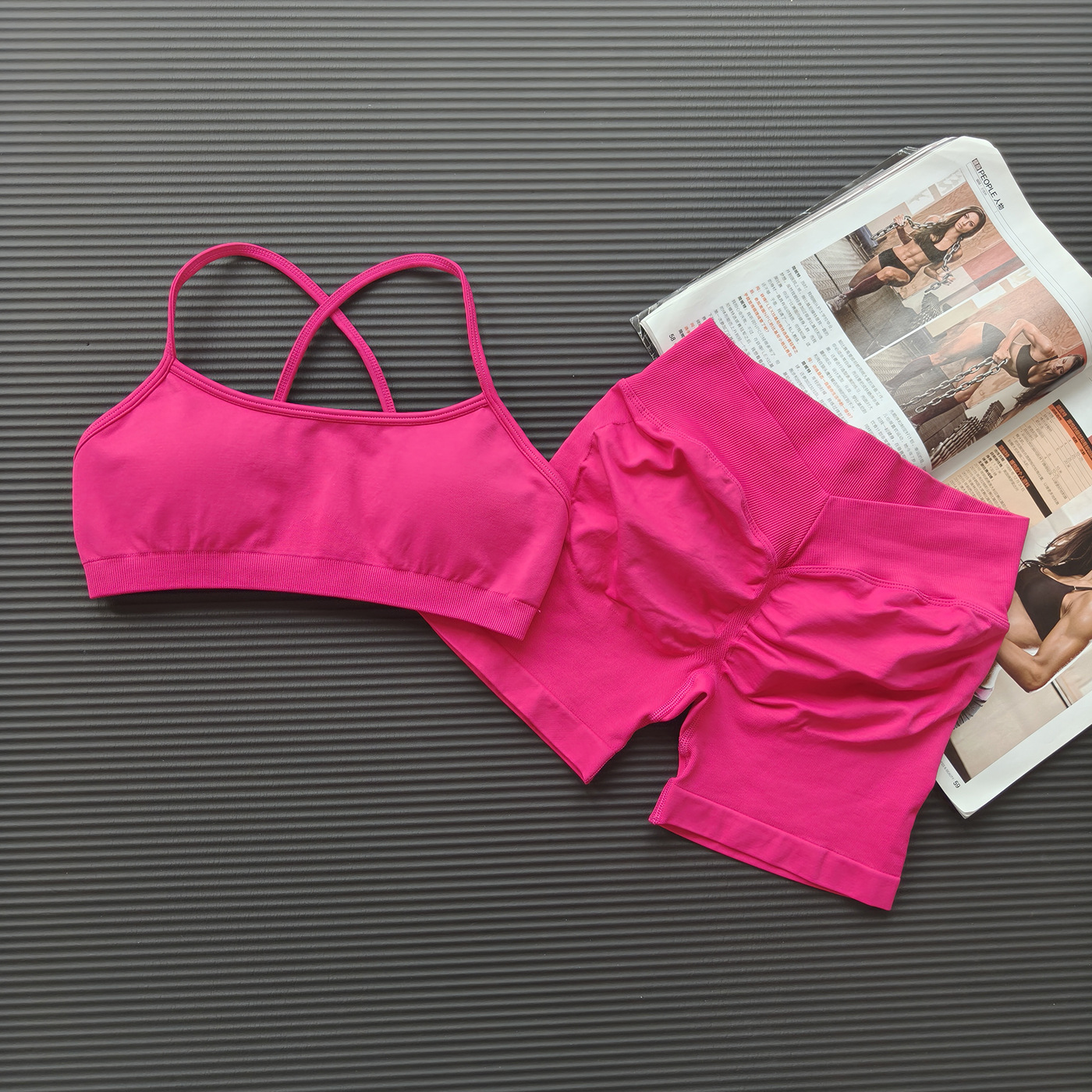 Levantar la cadera V cintura alta elasticidad mostrar la cadera traje de yoga sin costura ropa interior deportiva almohadilla para el pecho desmontable a prueba de golpes para reunir a las mujeres de espaldas image 12