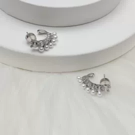 耳钉;项链;耳坠