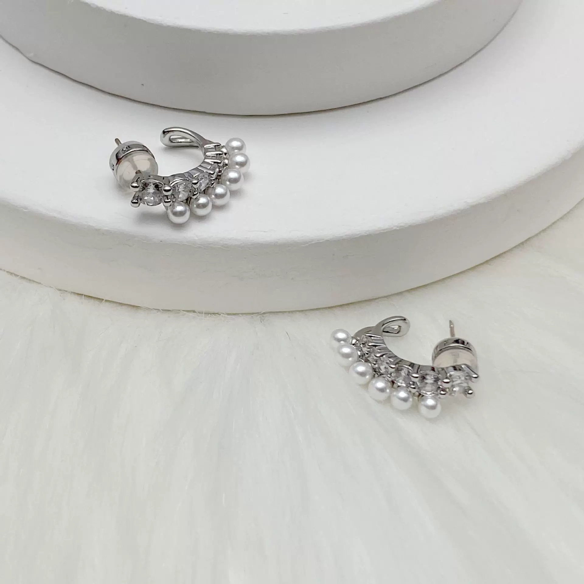 新款时尚镶嵌锆石珍珠轻奢百搭气质通勤小众设计秋冬独特耳钉