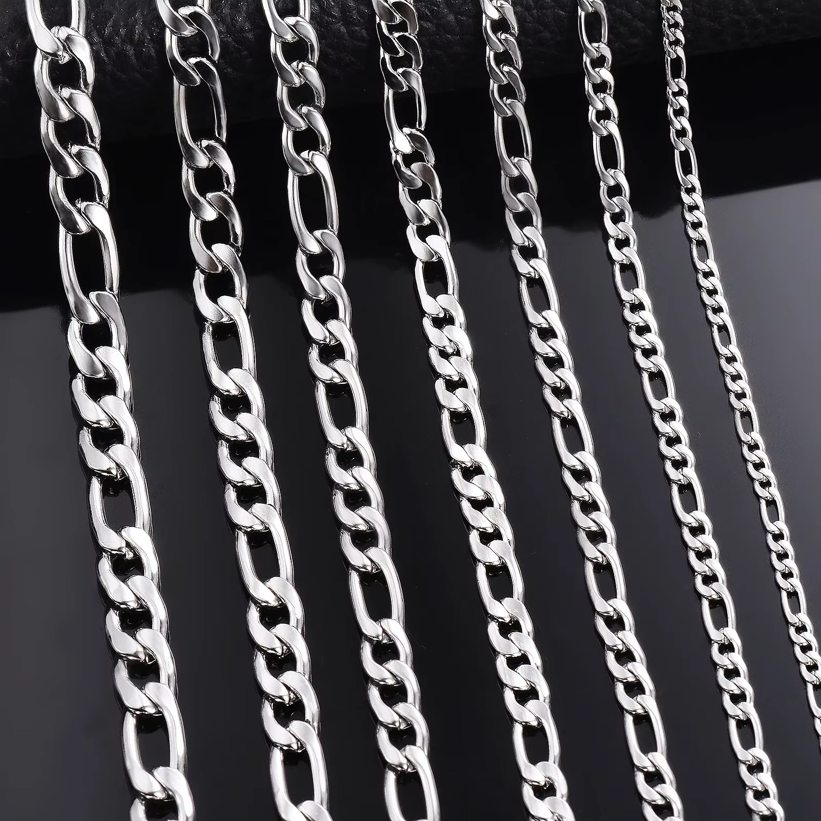 Men's Figaro Chain Silver-plated Necklace For Stylish Accessories_voghion.com