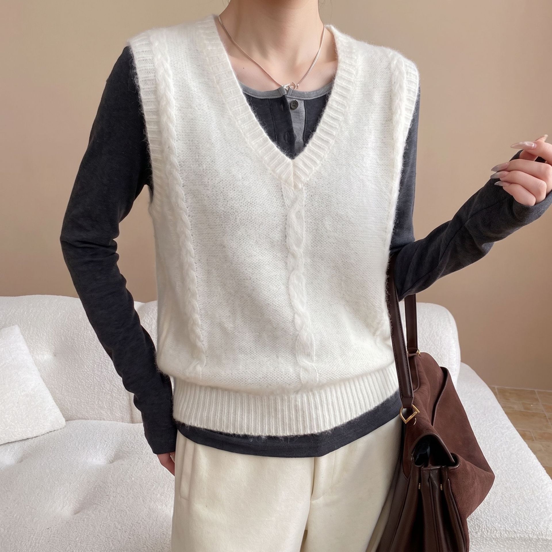 Early Autumn New Style Sheep Wool and Cashmere Blend Knitted Vest Sweater Korean Style Outerwear