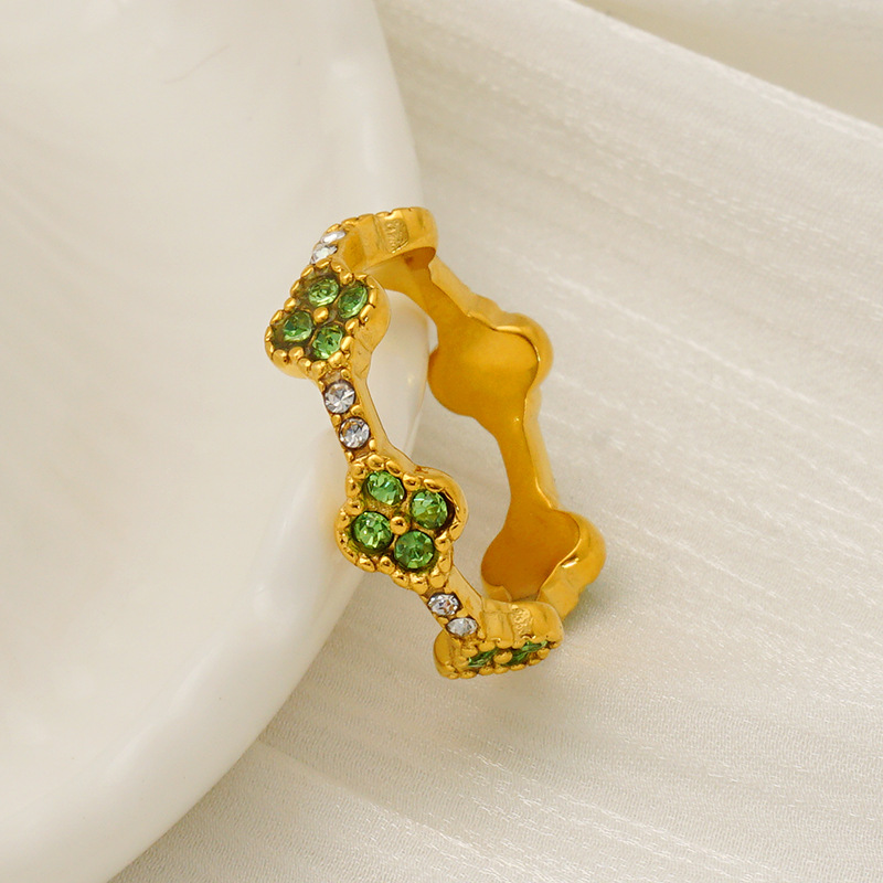 Anillo de trébol de cuatro hojas de acero inoxidable europeo y americano para mujer, personalidad de lujo ligera, anillo de perlas de todo fósforo, anillo de dedo de acero de titanio de alta calidad para mujer