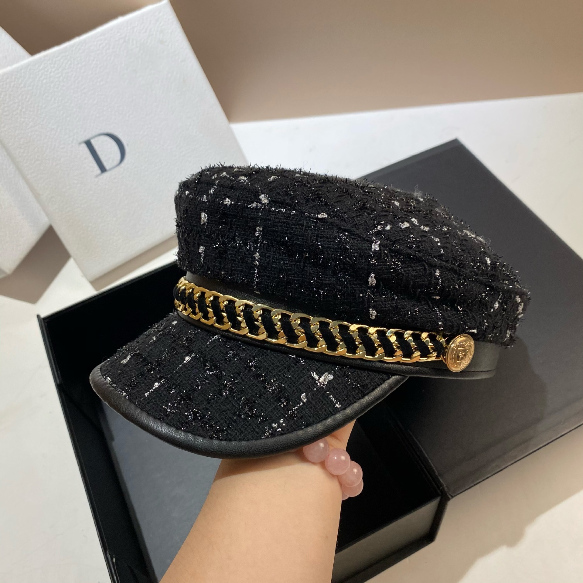 Xiaoxiangfeng Metallkette Marine Herbst und Winter glänzende Seide dicke Wolle vielseitige schwarze Zeitungsjungenmütze modische Unisex_voghion.com