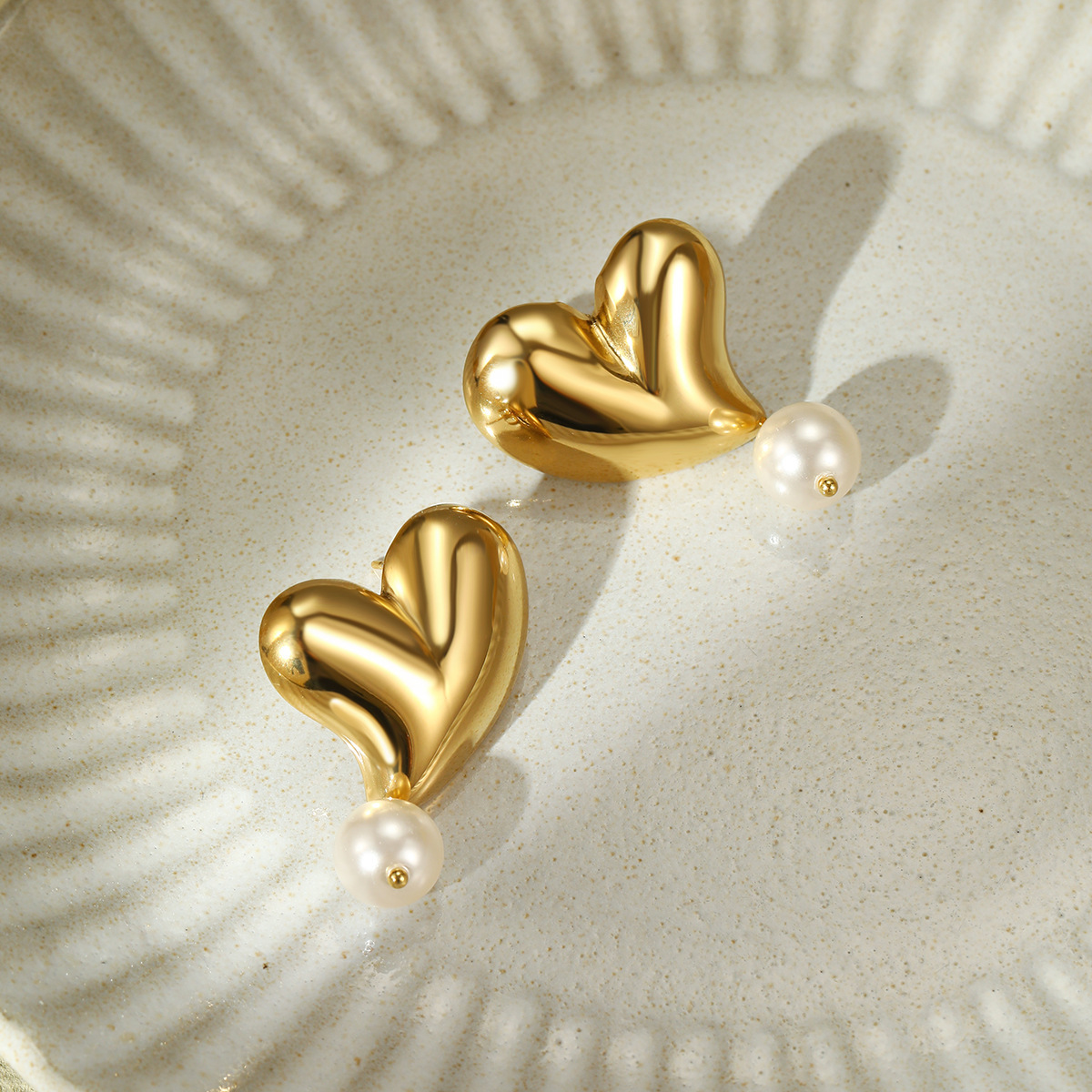21g Weight 304 Stainless Steel Ear Needle Material 1 Pair Vintage Style Classic Style Heart Shape Plating 304 Stainless Steel 18K Gold Plated Drop Earrings