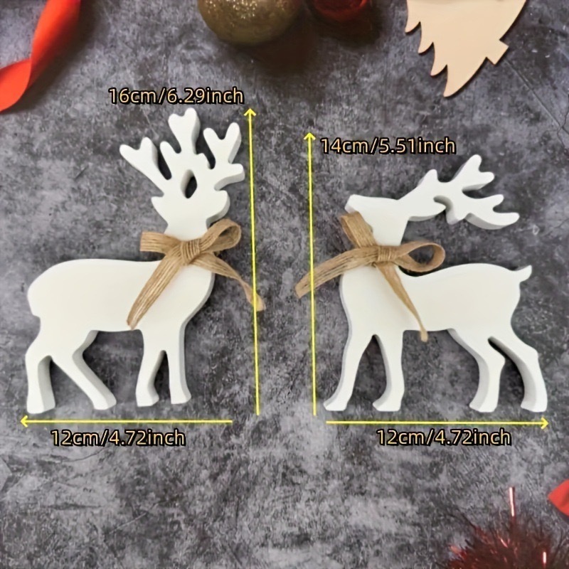 クリスマスのヘラジカの装飾品白い木製のトナカイ工芸品のクローゼットの窓辺の祭りの雰囲気の家庭の置物|undefined