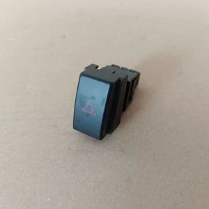 Suitable for Nissan Teana/Altima 2004-2007 hazard light switch warning light four-flash switch accessories