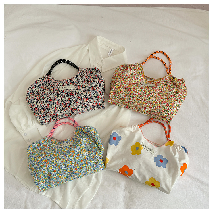 Korean ins floral large capacity beach shopping niche design, canvas bag, lightweight single shoulder tote bag_voghion.com
