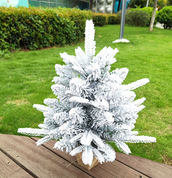 Veltic Snow Tree