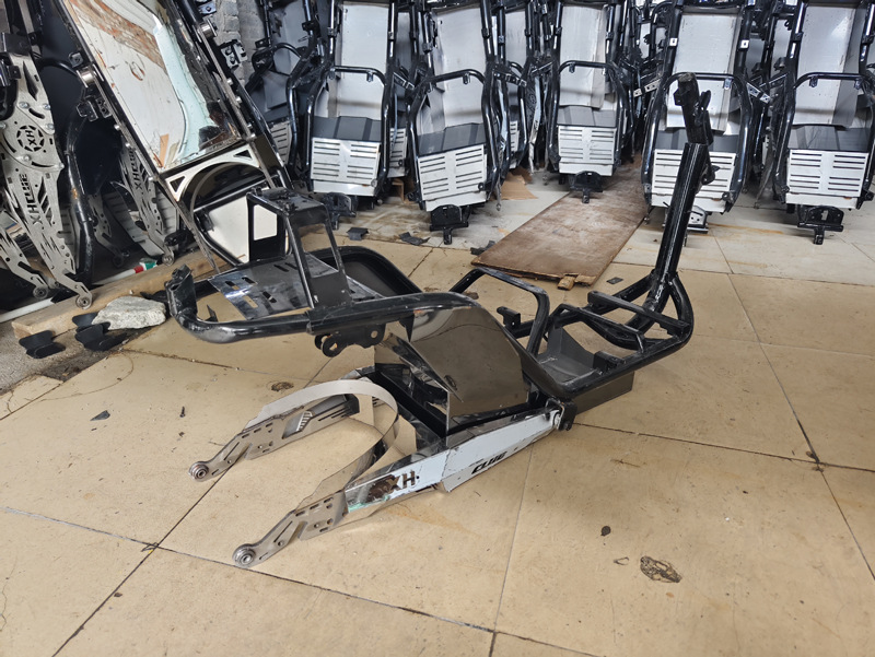 Electric motorcycle tortoise five little turtle king double extended frame to maximize the one-piece warehouse split warehouse with stainless steel flat fork in stock
