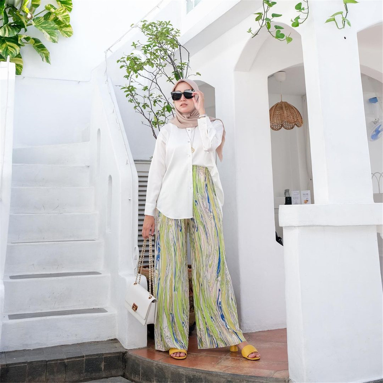 I nuovi pantaloni larghi a gamba larga da donna sono pantaloni indonesiani malesi slim e pieghettati tinti in cravatta._voghion.com