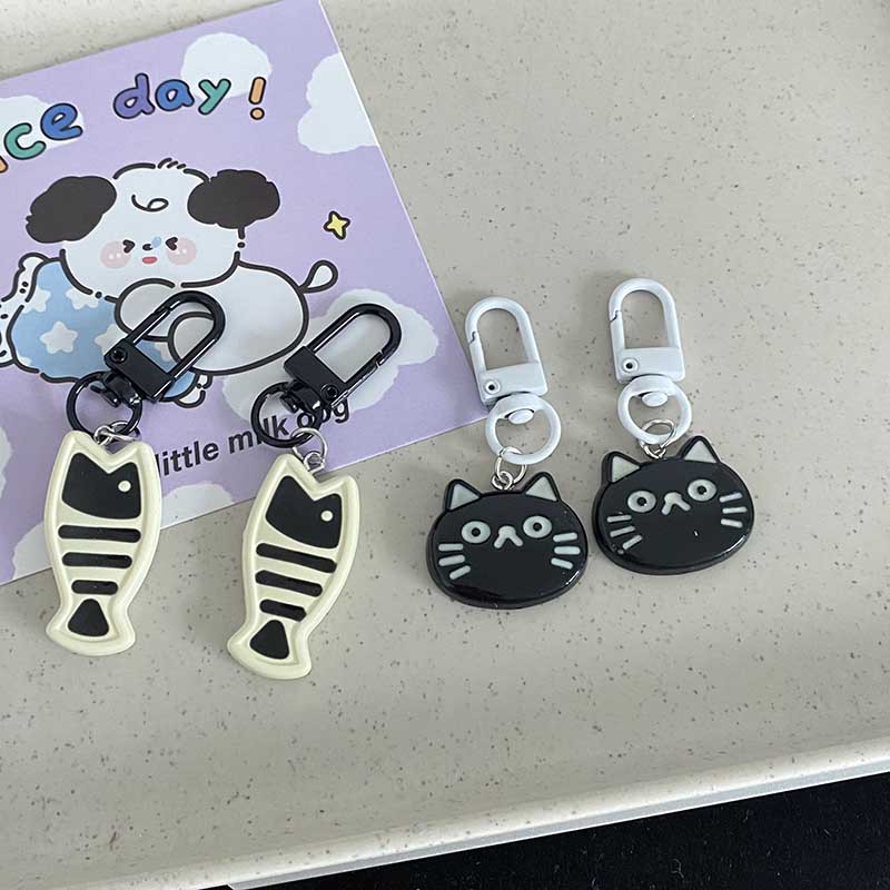 黒猫の口の魚の樹脂のアニメのキーホルダーの韓国版のかばんのペンダントのカップルのスーツのお嬢さんの贈り物の部品