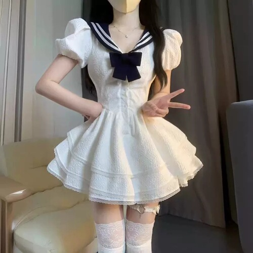 The fleeing princess, navy officer, petite girl, spicy dress with three layers of lace floral hem, pure desire, sweet, fluffy skirt