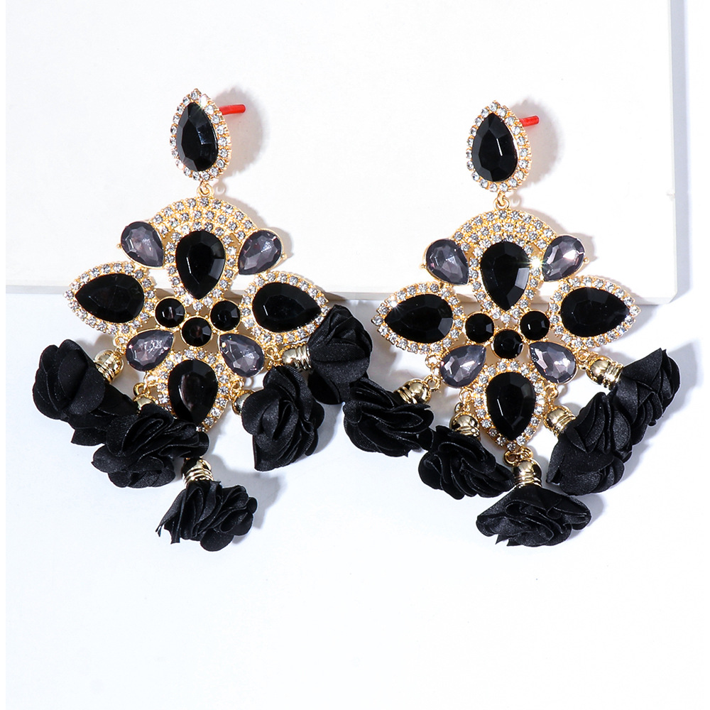 Nouveau Bohème Couleur Diamant Fleur Femme Boucles D'oreilles Personnalité Accessoires En Gros display picture 23